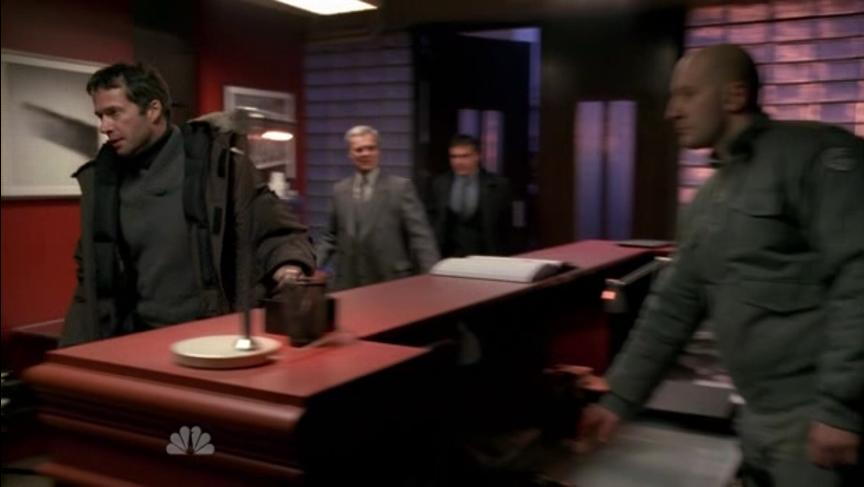 The.Philanthropist.S01E05.HDTV.XviD-LOL.avi_001969844