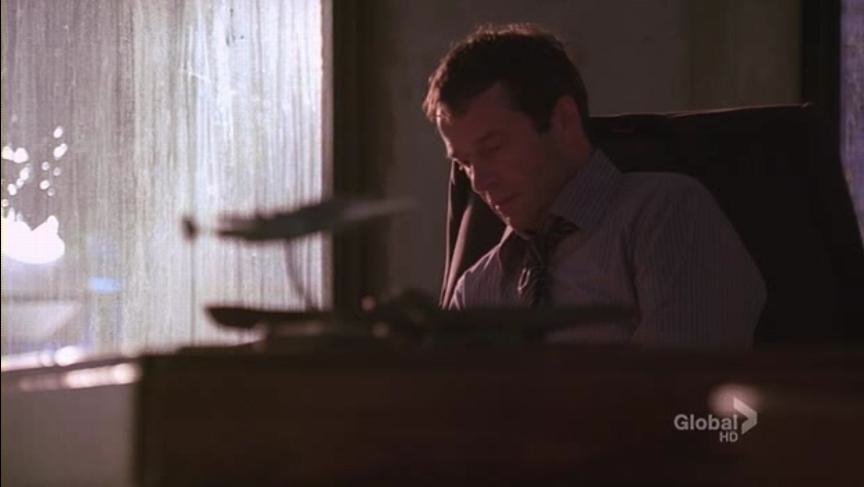 The.Philanthropist.S01E04.HDTV.XviD-LOL.avi_002419625